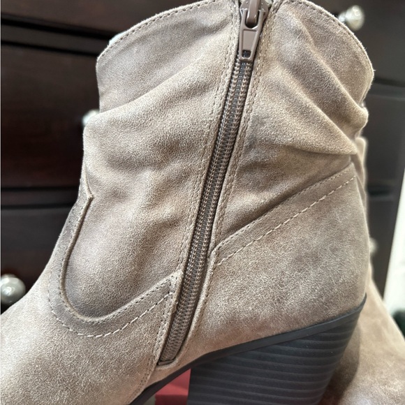 SOUL Naturalizer Taupe Heeled Boots - Picture 3 of 6